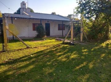 Casa · 158m² · 5 Ambientes · 2 Cocheras · Casa en Venta - 4 Dorm. 2 Baños - Cochera - 489 m² - Ángel Etcheverry, La Plata