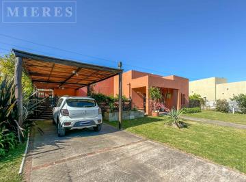 Casa · 157m² · 4 Ambientes · 2 Cocheras · Venta - Apta Credito - Casa en El Barrio San Francisco de Villanueva.