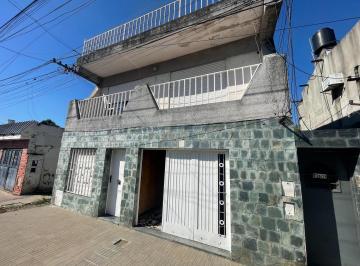 Casa · 220m² · 4 Ambientes · 1 Cochera · Casa en Venta en Las Delicias 3 Dorm. Patio y Cochera