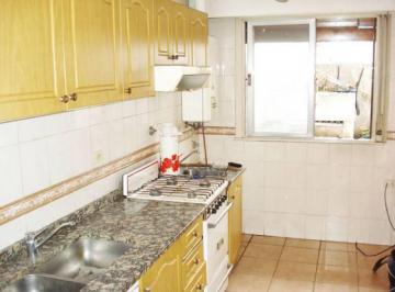 Departamento · 71m² · 3 Ambientes · 1 Cochera · Depto 3amb Amplia Terraza Propia a 3 Cuadras Estacion. con Cochera