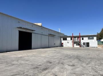 Bodega-Galpón · 750m² · 1 Ambiente · Nave Industrial, 750 m², en Rodriguez Peña. Alquiler