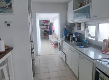 Departamento · 75m² · 3 Ambientes · 1 Cochera · Oportunidad! Venta de Departamento Apto Credito - 2 Dorm. - Terraza con Parrilla y Cochera