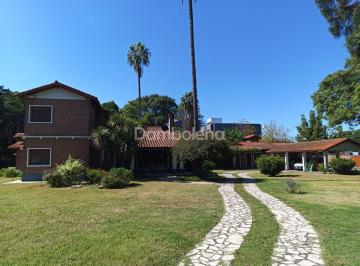 Local comercial · 3500m² · 3 Cocheras · Local en Venta en Moreno, G. B. a. Zona Oeste, Argentina