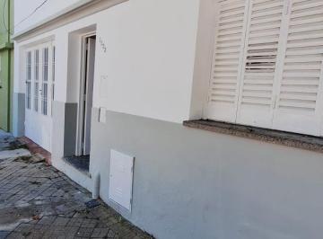 Casa · 2 Ambientes · 1 Cochera · Casa de 1 Dormitorio y Cochera