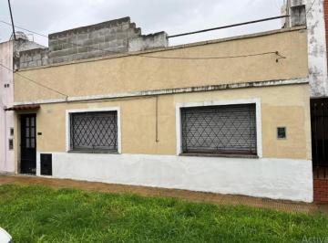 Casa · 75m² · 3 Ambientes · Casa a La Venta en Villa Maipu