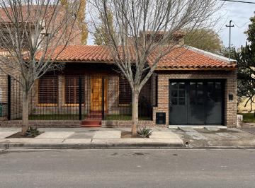 Casa de 6 ambientes, Cipolletti · Vendo Casa Barrio Belgrano