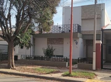Casa · 5 Dormitorios · Alquiler Casa en Cipolletti 4 Dorm.