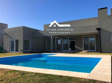 Casa · 220m² · 3 Dormitorios · Venta/alquiler Casa en La Concepcion - Lujan Bs. As