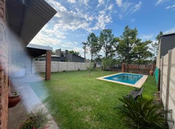 Casa · 66m² · 3 Ambientes · 2 Cocheras · Venta - Casa 2 Dorm. en Roldan
