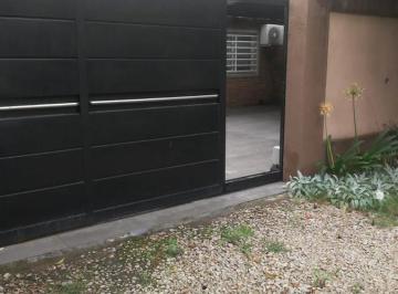 Casa · 145m² · 3 Ambientes · 2 Cocheras · Casa - City Bell