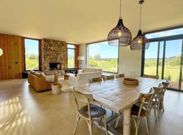 Foto1 · Casa en Venta de 4 Dorm. en Suite, El Quijote La Barra
