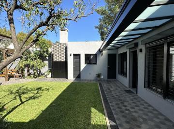 Casa · 164m² · 5 Ambientes · 1 Cochera · Venta Casa 2 Dorm. 2 Baños Jardin y Pileta en Zona Sur