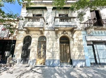 PH · 149m² · 5 Ambientes · PH en Flores a Reciclar