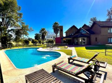 Casa · 270m² · 5 Ambientes · 2 Cocheras · Venta Casa Pileta Country Boca Raton Pilar Golf Tenis Club