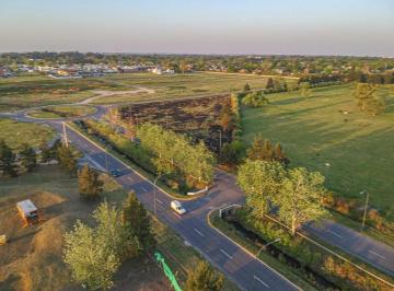 Terreno · 830m² · Terrenos en Los Pasos del Jockey Fisherton