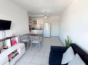 Living-Comedor · Departamento de 1 Dormitorio con Balcón en Venta