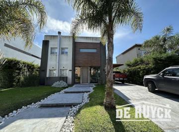 Casa · 300m² · 6 Ambientes · 5 Cocheras · Casa en Venta Altos de Hudson II