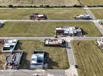 Terreno · 350m² · Venta de Terreno en Pampas de Manantiales Residencial