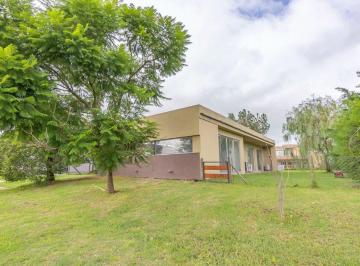 Casa · 142m² · 4 Ambientes · Casa en Venta en Barrio Cruz del Sur Canning