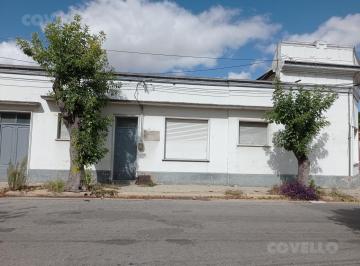 Casa · 284m² · 5 Ambientes · 1 Cochera · Casa en Alquiler en Carmelo