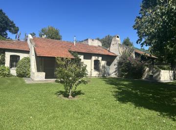 Casa · 147m² · 4 Ambientes · 2 Cocheras · Casa a Refaccionar en Los Cardales Country Club