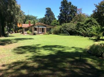 Quinta vacacional · 200m² · 4 Dormitorios · Venta de Imponente Quinta en La Reja!moreno!