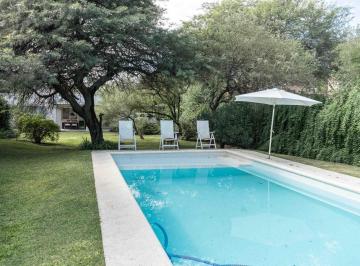Casa · 429m² · 10 Ambientes · 7 Cocheras · Casa en Venta en Country El Bosque. 5 Dorm.. Pileta