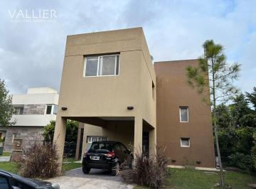 Casa · 150m² · 5 Ambientes · Casa Chalet en Alquiler en Los Robles, La Cañada de Pilar, Pilar