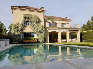 Casa de 10 ambientes, Berazategui · Casa en Venta en Los Ombues de Hudson
