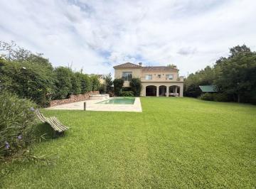 Casa de 10 ambientes, Berazategui · Casa en Venta en Los Ombues de Hudson