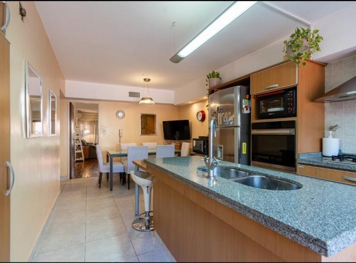 Departamento · 163m² · 6 Ambientes · 1 Cochera