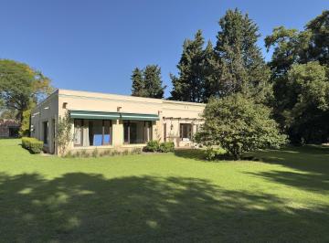 Casa · 400m² · 5 Ambientes · Casa en Alquiler en Muñiz, San Miguel.