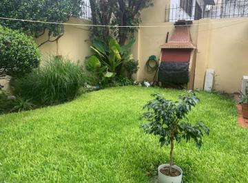 Casa de 4 ambientes, Villa Devoto · Casa Lote Propio con Jardin Frente y Fondo Villa Devoto