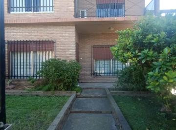 Casa · 200m² · 5 Ambientes · 2 Cocheras · Venta Casa Moron Sur