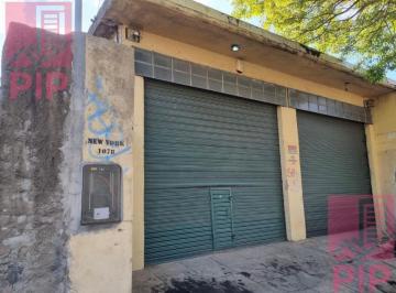 Depósito · 100m² · 3 Cocheras · Deposito en Alquiler en Moron