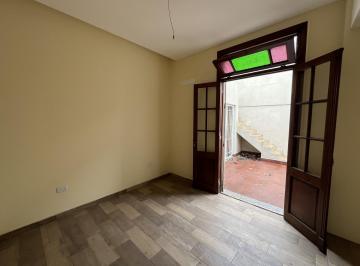 PH · 70m² · 3 Ambientes · Casa de Pasillo en Barrio Belgrano, Rosario
