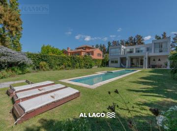 Casa · 250m² · 7 Ambientes · Casa a La Laguna con 4 Dorm. en Venta en La Laguna