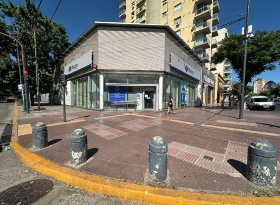 Local comercial · 375m²
