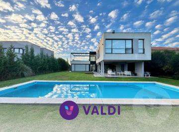 Casa · 220m² · 6 Ambientes · 2 Cocheras · Casa en Alquiler - Barrio Terralagos, Canning