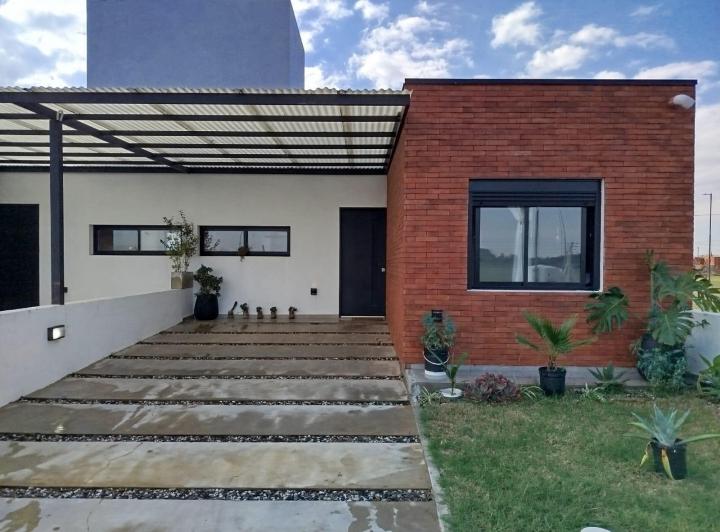 Casa · 90m² · 3 Ambientes · 1 Cochera