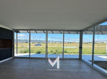 Casa · 210m² · 9 Ambientes · 2 Cocheras · Espectacular Casa en Puerto del Águila