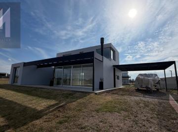 Casa · 210m² · 9 Ambientes · 2 Cocheras · Casa en Venta Puerto del Aguila Potrero de Garay - 4 Dorm. - 3 Baños - Pileta y Asador