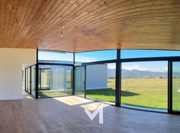 Casa · 210m² · 9 Ambientes · 3 Cocheras · Casa - Puerto del Aguila Country Nautico