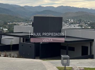 PH · 240m² · 3 Dormitorios · 2 Cocheras · PH en La Cuesta