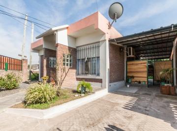Casa · 55m² · 3 Ambientes · 1 Cochera · Venta, Casa, Glew, Fondo, Parrilla, Cochera, Jardin