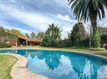 Casa · 465m² · 4 Dormitorios · 5 Cocheras · Casa en Venta en La Horqueta