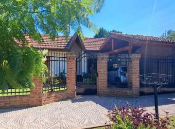 Casa · 98m² · 3 Ambientes · 1 Cochera · Venta Casa Florencio Varela