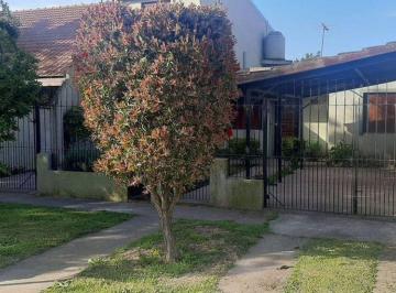 Casa · 115m² · 4 Ambientes · 2 Cocheras · Venta Casa y Duplex 3 Amb en Barrio Los Pinares