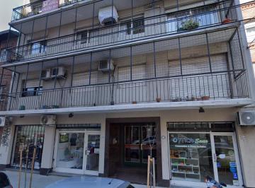 frente · Departamento en Olivos