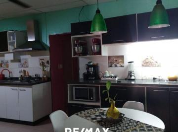 Casa · 204m² · 3 Ambientes · 1 Cochera · Casa en Venta 3 Amb Zona Norte